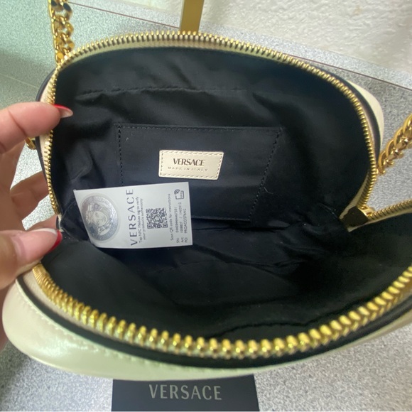 NWOT Versace Cream and Gold Quilted Crossbody/Shoulder Bag - Picture 3 of 14